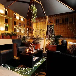 Termini Terrace Couette-café