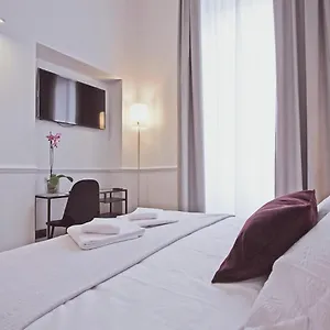 2* בית הארחה Gemini Navona