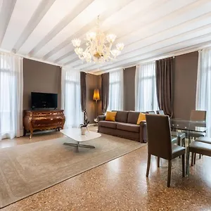 San Teodoro Palace - Luxury , Wenecja Włochy