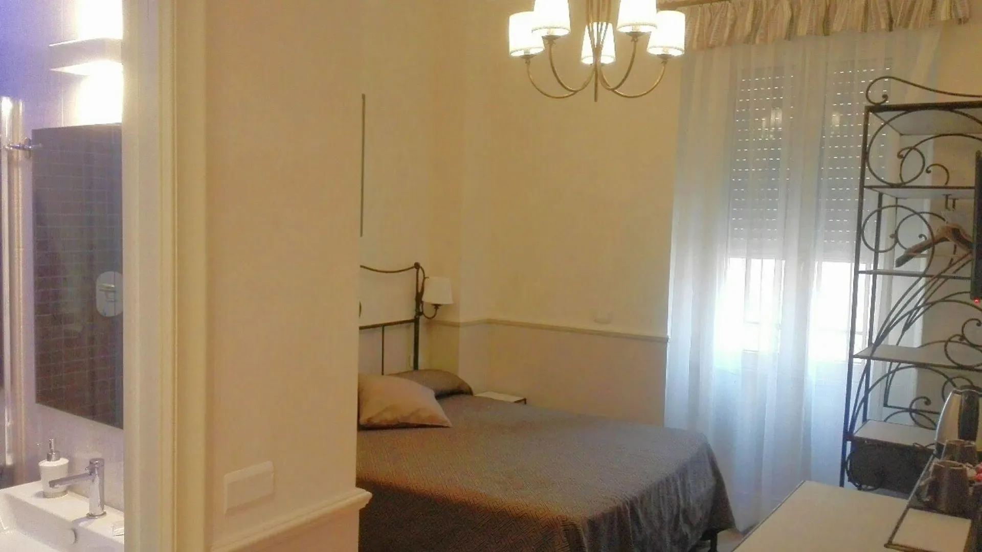 بيت ضيافة Residenza Cavallini روما