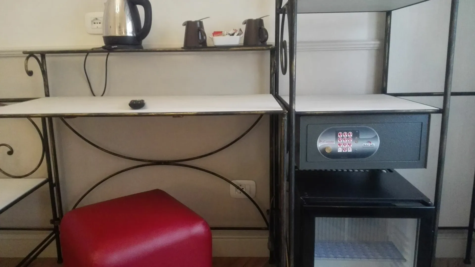 *** بيت ضيافة Residenza Cavallini روما إيطاليا
